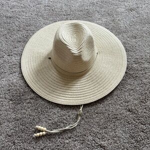 Universal Thread Wide Brimmed Straw Hat Size S/M